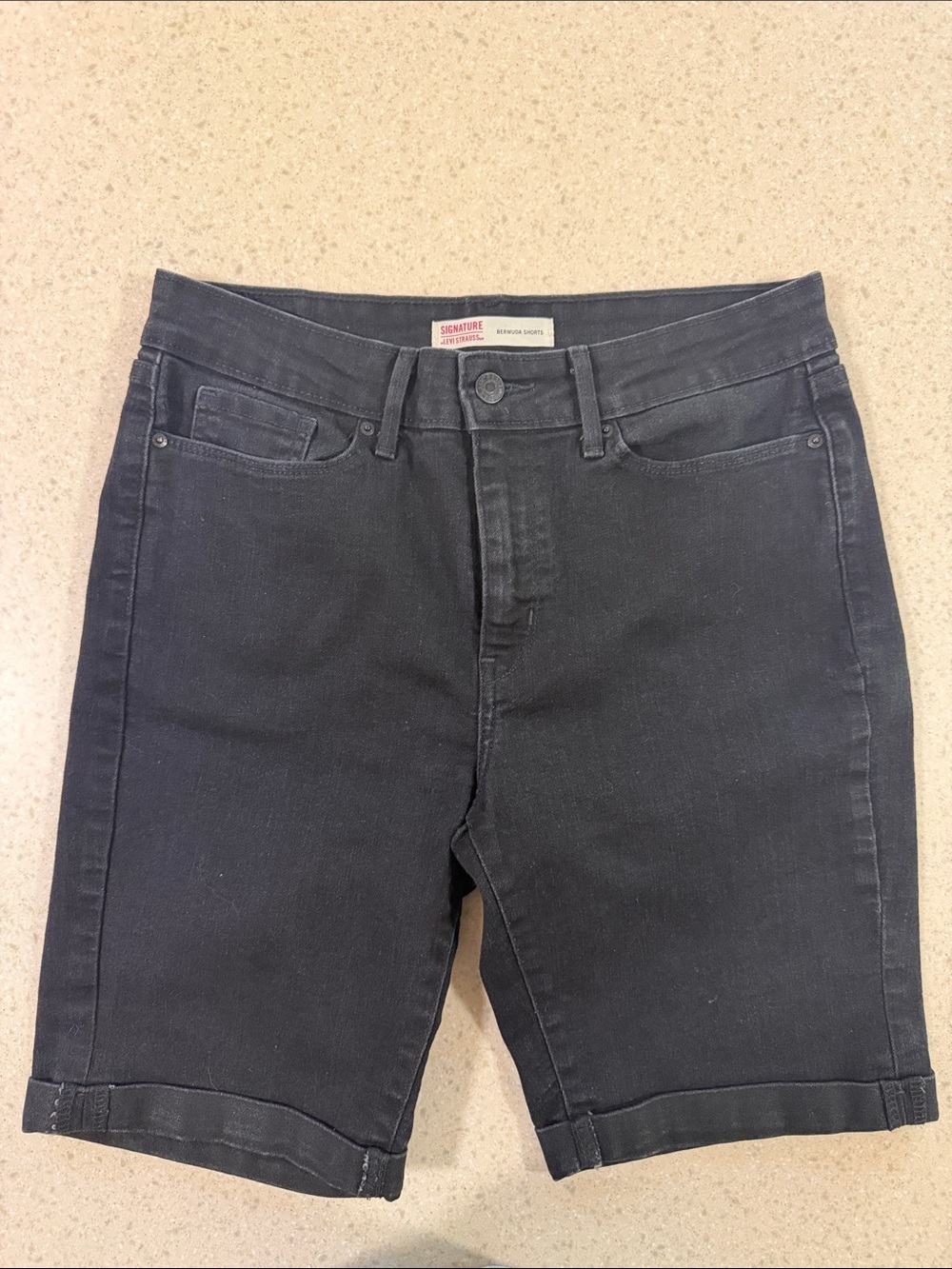 Women’s Levi’s Black Denim Bermuda Shorts size 6